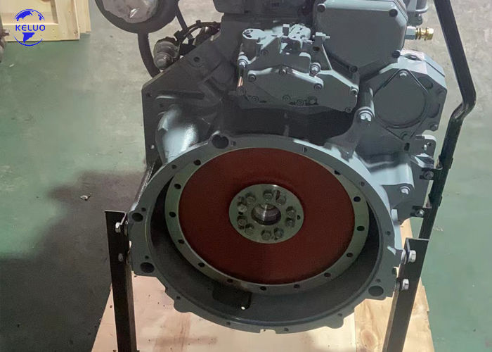 Chłodzony wodą, 4-suwowy silnik wysokoprężny Deutz BF4M1013EC/FC (seria 1013) do zastosowań w budownictwie, agregatach prądotwórczych i przemyśle morskim.