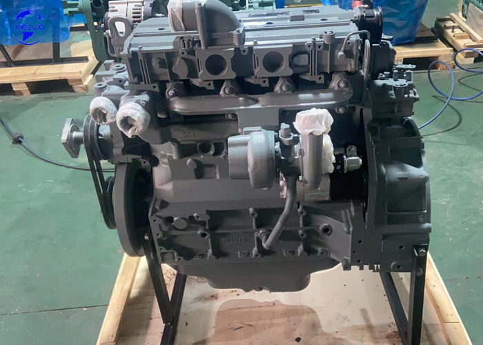 Chłodzony wodą, 4-suwowy silnik wysokoprężny Deutz BF4M1013EC/FC (seria 1013) do zastosowań w budownictwie, agregatach prądotwórczych i przemyśle morskim.